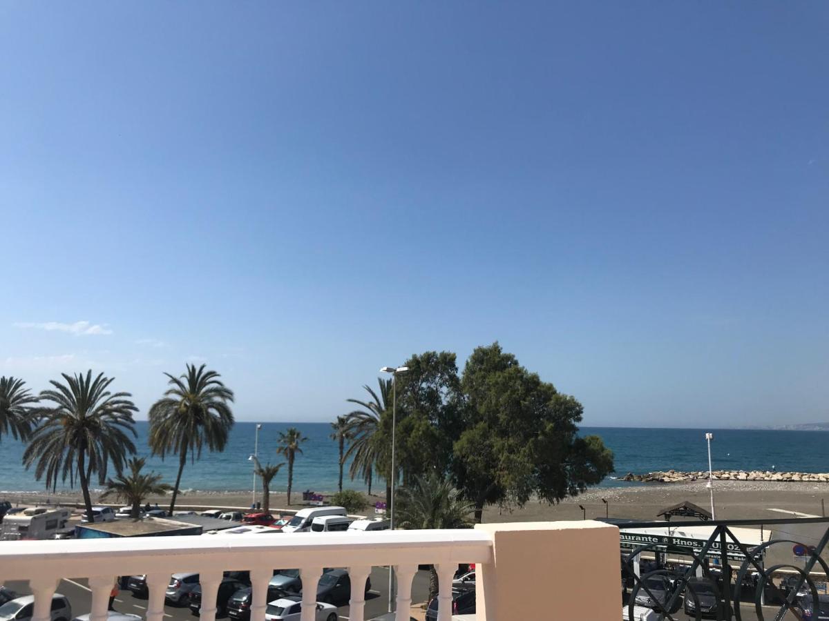 Soek Pedregalejo Seafront Holidays Homes Малага Екстериор снимка