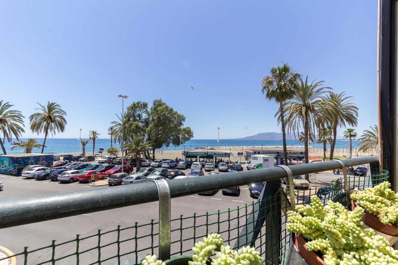 Soek Pedregalejo Seafront Holidays Homes Малага Екстериор снимка
