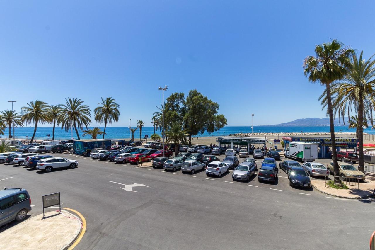 Soek Pedregalejo Seafront Holidays Homes Малага Екстериор снимка
