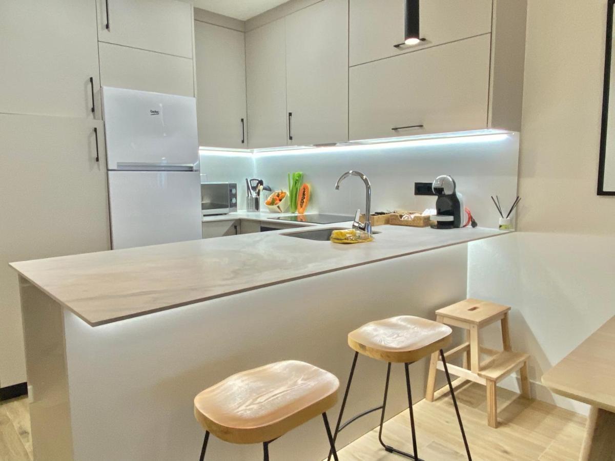 Soek Pedregalejo Seafront Holidays Homes Малага Екстериор снимка