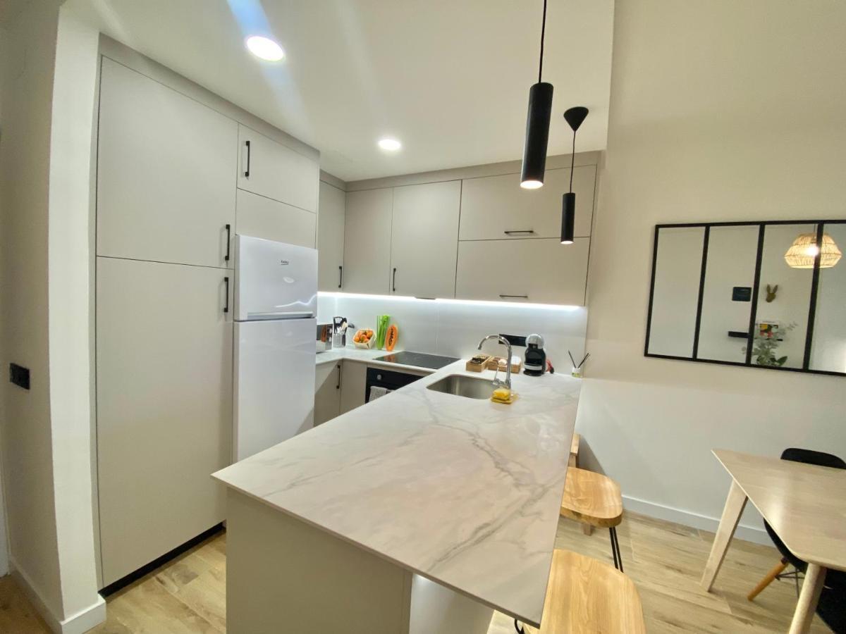 Soek Pedregalejo Seafront Holidays Homes Малага Екстериор снимка